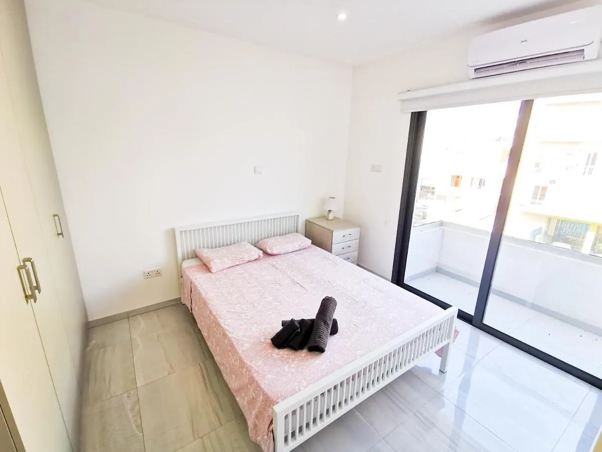 Vasilo Court Seaview City Apartment Larnaca